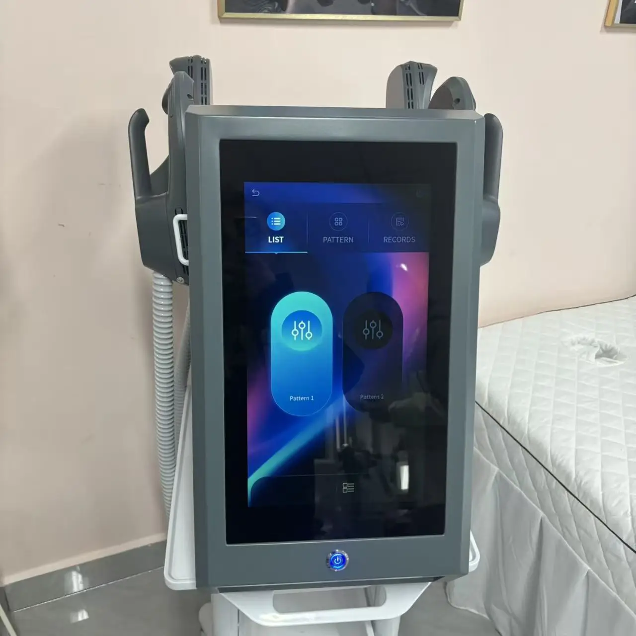 MYOslim 6500W PRO EMS машина для моделирования тела Hi-emt для похудения тела тонкая стимуляция мышц профессиональное оборудование для салонов красоты
MYOslim 6500W PRO EMS машина для моделирования тела Hi-emt для похудения тела тонкая стимуляция мышц профессиональное оборудование для салонов красоты