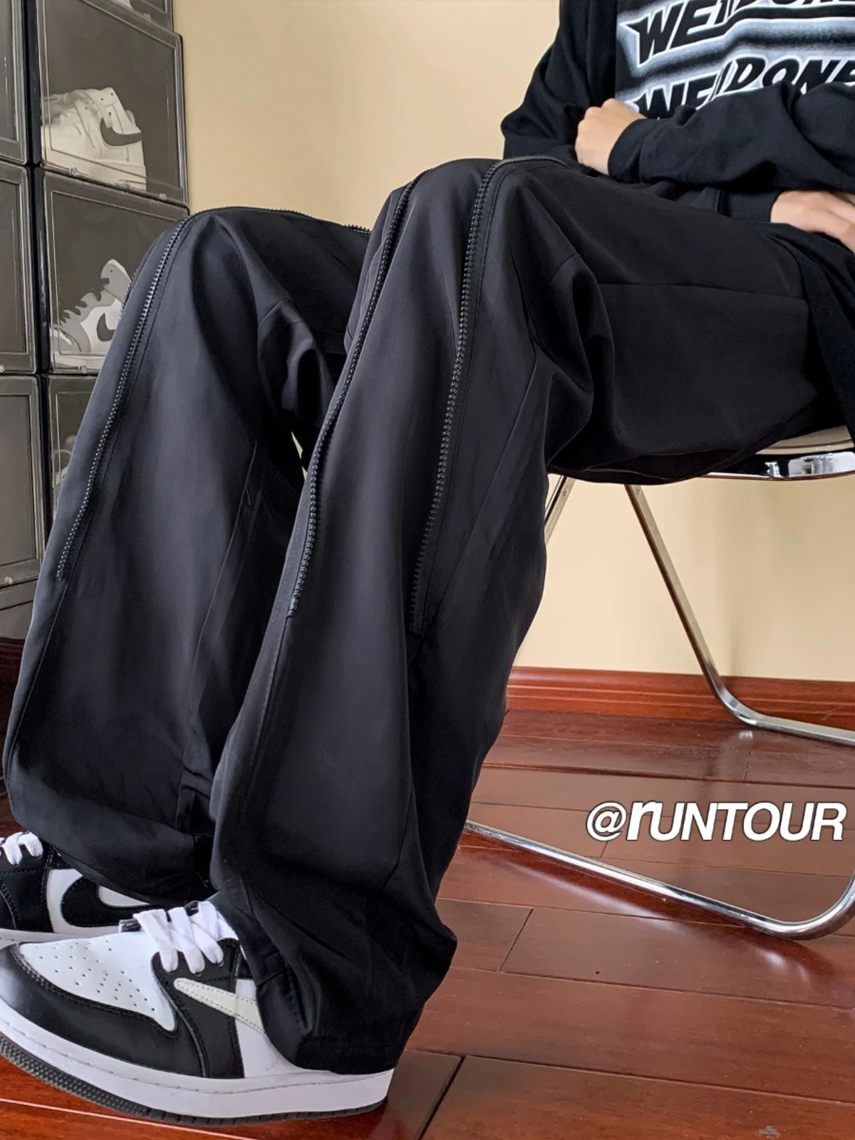 Loose Casual Men's Autumn High Street Faion Zipper Workwear Pants Draped Straight Leg Casual Trousers Faionable Brand
Loose Casual Men's Autumn High Street Faion Zipper Workwear Pants Draped Straight Leg Casual Trousers Faionable Brand