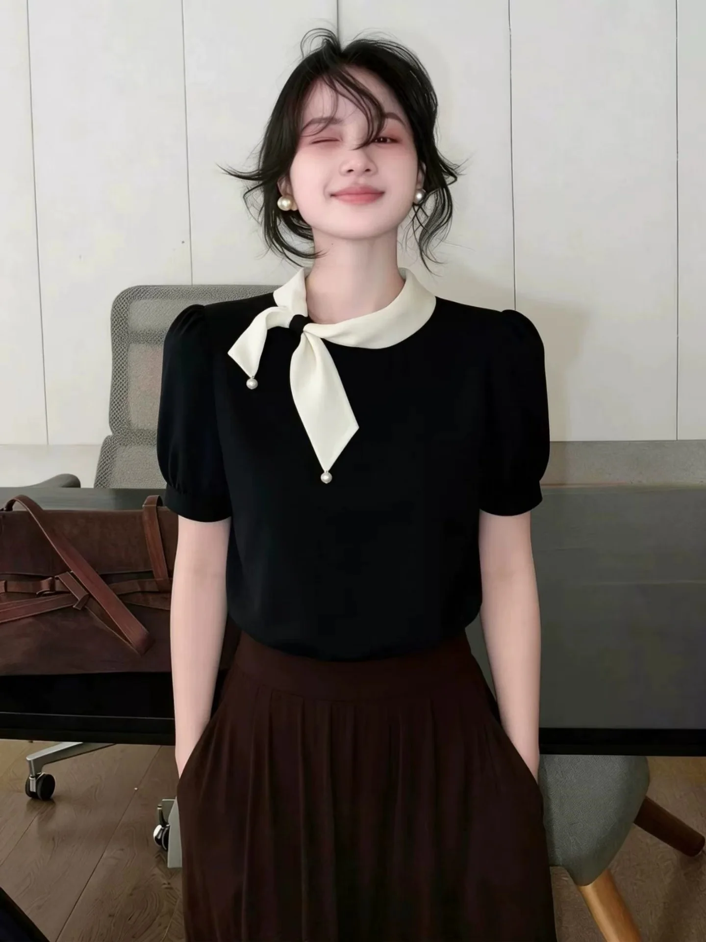 Black Knot Neck Short Sleeve Women's Shirt Summer Fashion Design Sense Elegant Top Commute Style Loose Fit Breathab...
Black Knot Neck Short Sleeve Women's Shirt Summer Fashion Design Sense Elegant Top Commute Style Loose Fit Breathab...