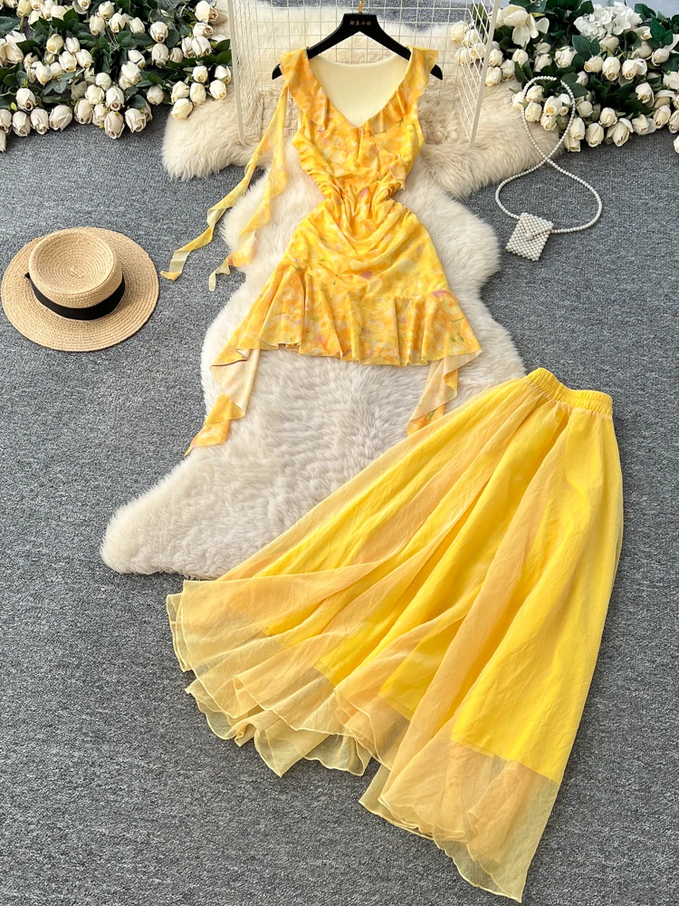 Summer Fashion Floral Lace Halter Neck Two-Piece Set Women's High Waist Slimming Style Vacation Vibes V-neck Gauze Skirt
Summer Fashion Floral Lace Halter Neck Two-Piece Set Women's High Waist Slimming Style Vacation Vibes V-neck Gauze Skirt