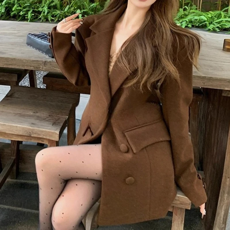 Стеганое утепленное пальто для тепла, новый осенне-зимний стиль, завязка на талии, элитный элегантный пиджак
Стеганое утепленное пальто для тепла, новый осенне-зимний стиль, завязка на талии, элитный элегантный пиджак