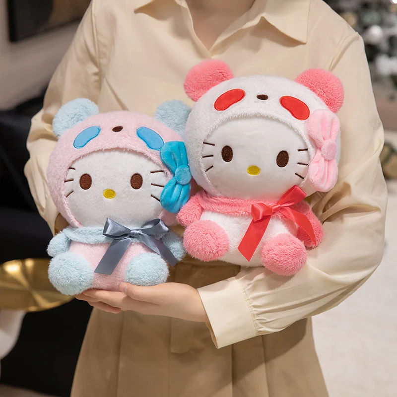 Kawaii Sanrio Plushies Hello Kitty Wear Головной убор с пандой Плюшевая игрушка Розовый Синий Мультфильм Аниме Мягкая кукла Домашний декор Детский рождественский подарок
Kawaii Sanrio Plushies Hello Kitty Wear Головной убор с пандой Плюшевая игрушка Розовый Синий Мультфильм Аниме Мягкая кукла Домашний декор Детский рождественский подарок