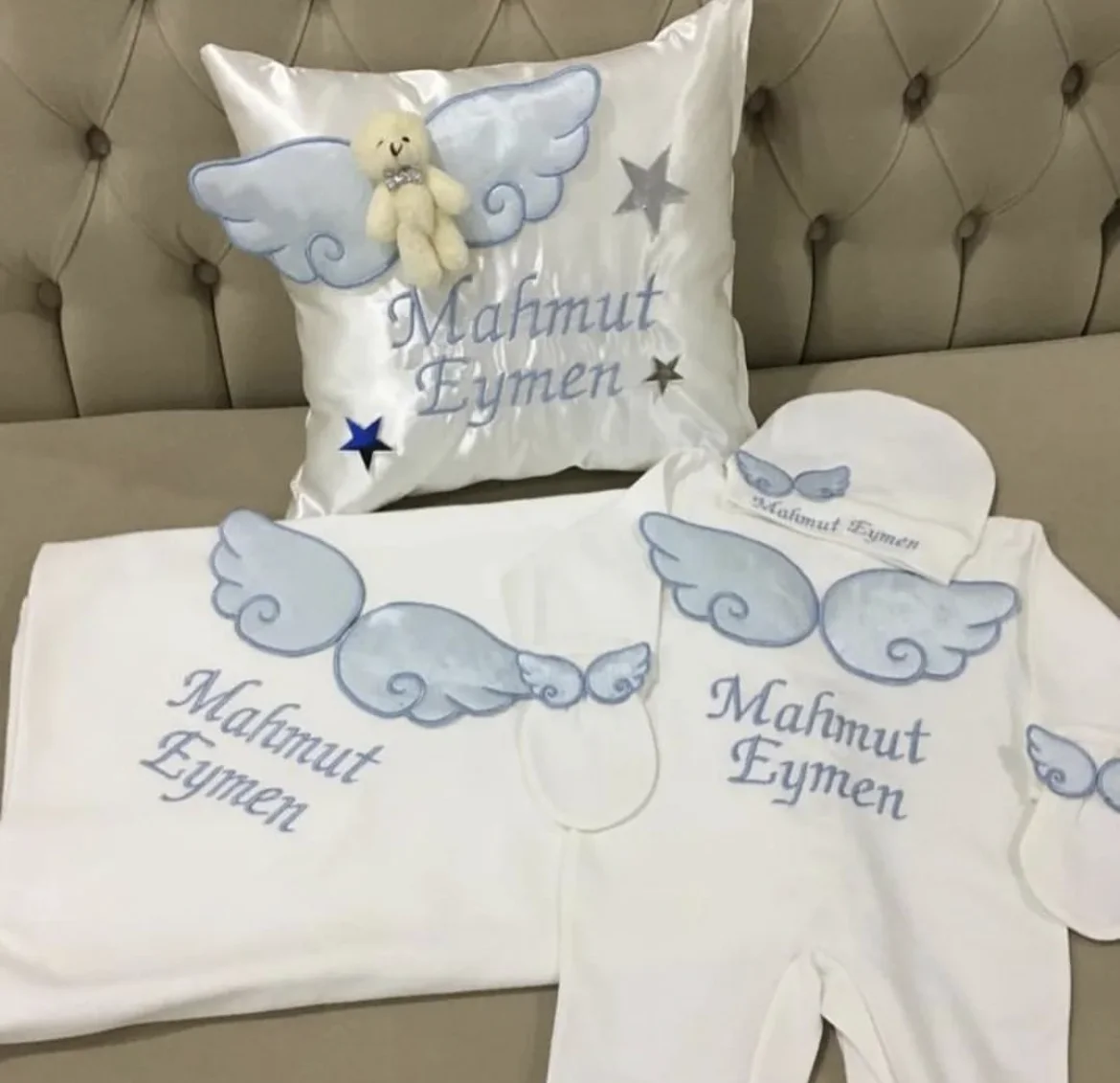 Any Name Embroidery Gift Set Newborn Baby angle wing 3pcs Outfits 0-3m Pajamas Hat Mittens Welcome Home Ceremonial dress
Any Name Embroidery Gift Set Newborn Baby angle wing 3pcs Outfits 0-3m Pajamas Hat Mittens Welcome Home Ceremonial dress