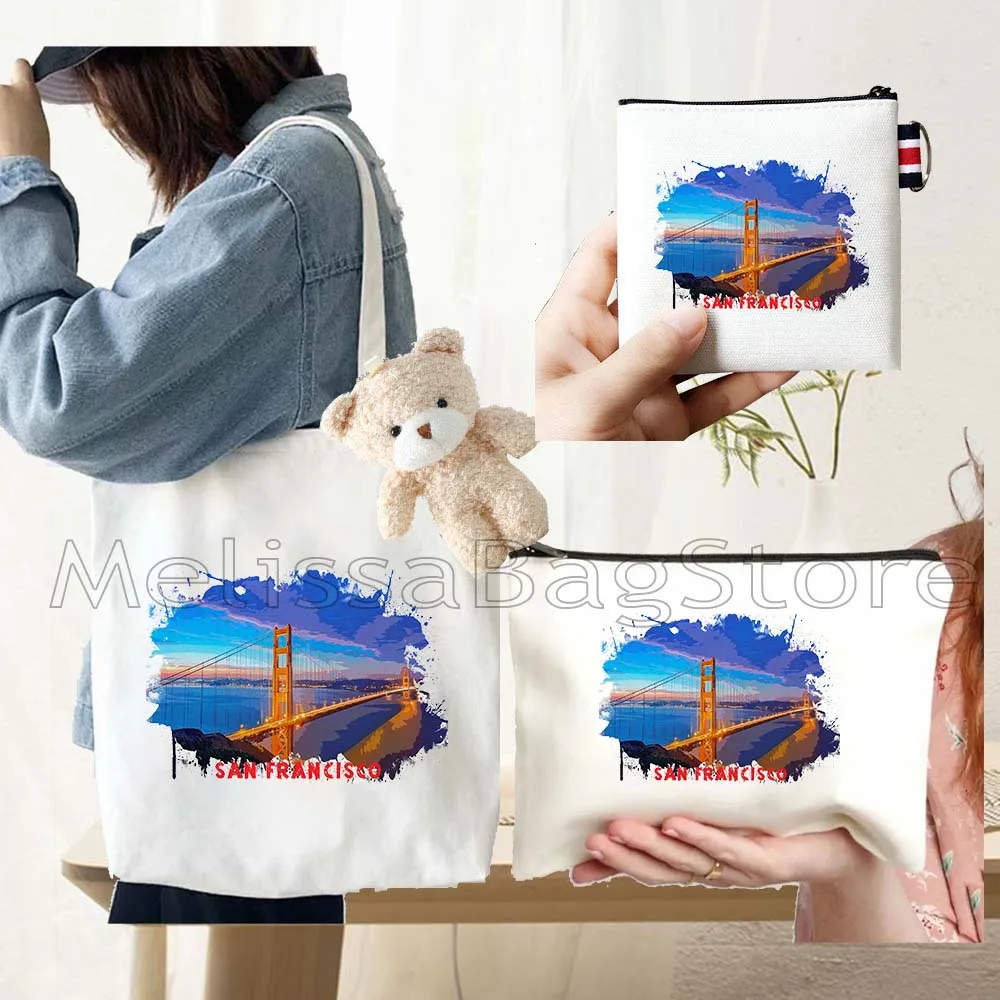 4PCS Gifts Set San Francisco White Canvas Tote Bag Handbag with Doll Key Coin Purse Cosmetic Makeup Toilet Bag Case Pouch
4PCS Gifts Set San Francisco White Canvas Tote Bag Handbag with Doll Key Coin Purse Cosmetic Makeup Toilet Bag Case Pouch