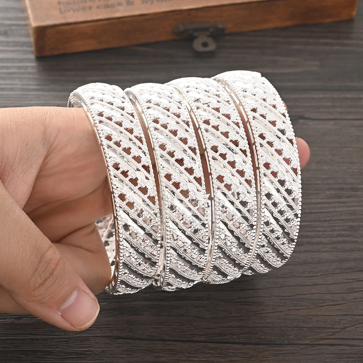 14mm Silver Color New Wedding Bangle For Women Bride CanOpen Bracelets Indian/Ethiopian/france/African/Dubai Jewelry gifts
14mm Silver Color New Wedding Bangle For Women Bride CanOpen Bracelets Indian/Ethiopian/france/African/Dubai Jewelry gifts