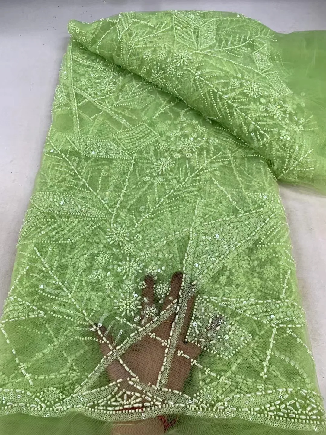 Fashion French Beaded Embroidery Lace Fabric White Groom African Nigerian Beaded Sequins Lace Fabric For Wedding Party Dresses
Fashion French Beaded Embroidery Lace Fabric White Groom African Nigerian Beaded Sequins Lace Fabric For Wedding Party Dresses