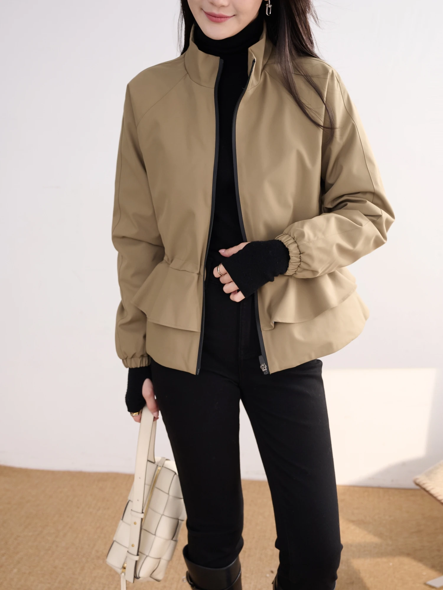 JPOO 90% White Goose down Jacket Elegant Lace Trim Golf Series Sporty And Graceful Coexistence Simple Commute Style Women's Coat
JPOO 90% White Goose down Jacket Elegant Lace Trim Golf Series Sporty And Graceful Coexistence Simple Commute Style Women's Coat