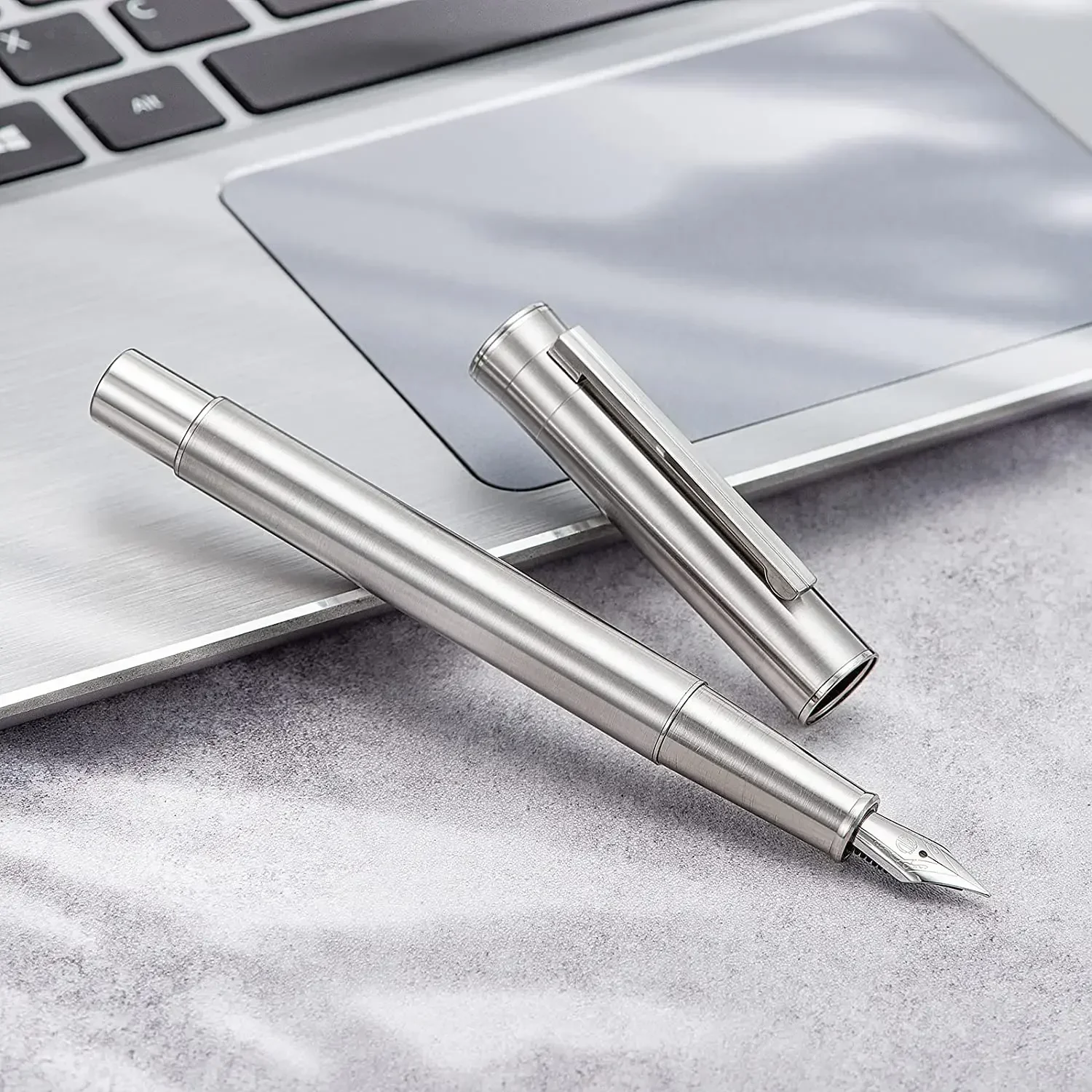 Hongdian 1861 Forest Fountain Pen EF/F/M/ Bent Nib, Classic Carbon Fiber, Metal Smooth Writing Pen Set
Hongdian 1861 Forest Fountain Pen EF/F/M/ Bent Nib, Classic Carbon Fiber, Metal Smooth Writing Pen Set