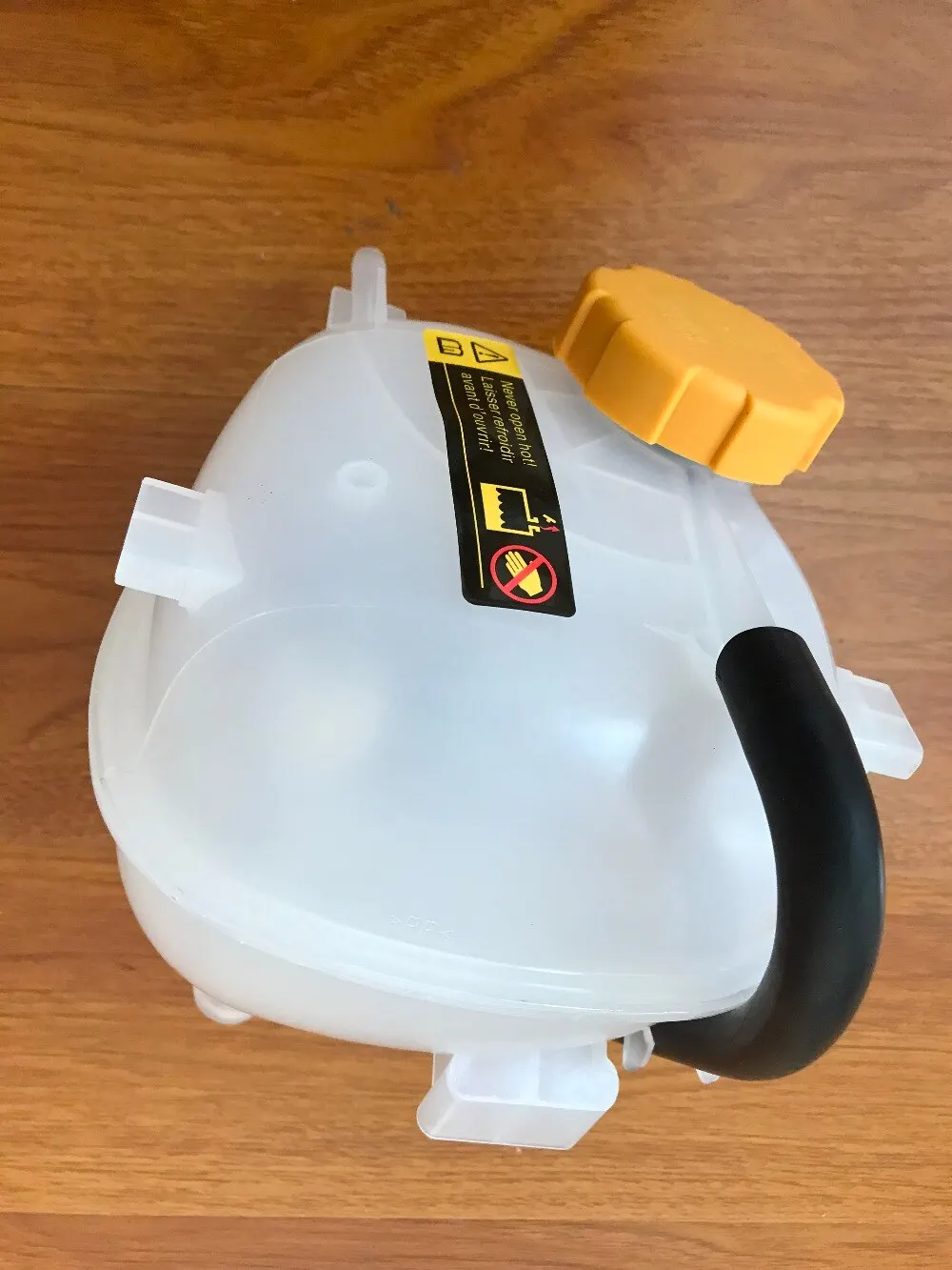 Radiator Fluid Coolant Overflow Bottle Reservoir Tank For 03-10 Saab 9-3 9202200
Radiator Fluid Coolant Overflow Bottle Reservoir Tank For 03-10 Saab 9-3 9202200