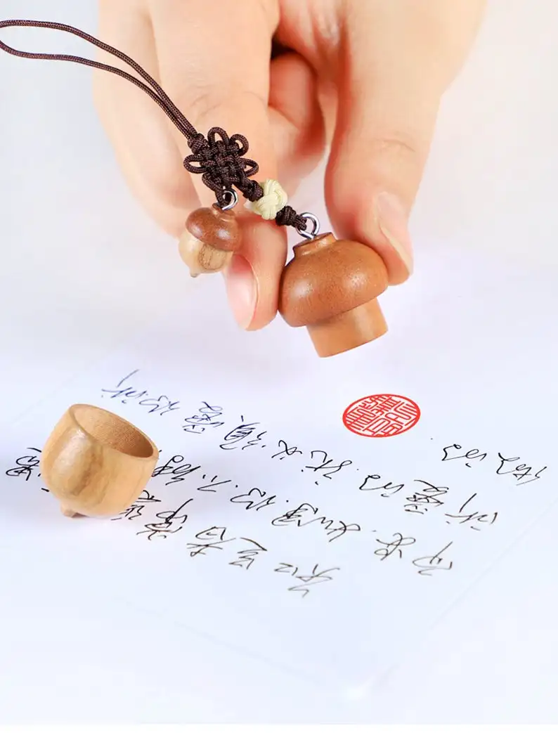 Acorn Wood Pendant Chop Seal , Chinese Custom Name Seal, Chinese Seal Carving, Chinese Square Seal With Your Name Engrav
Acorn Wood Pendant Chop Seal , Chinese Custom Name Seal, Chinese Seal Carving, Chinese Square Seal With Your Name Engrav