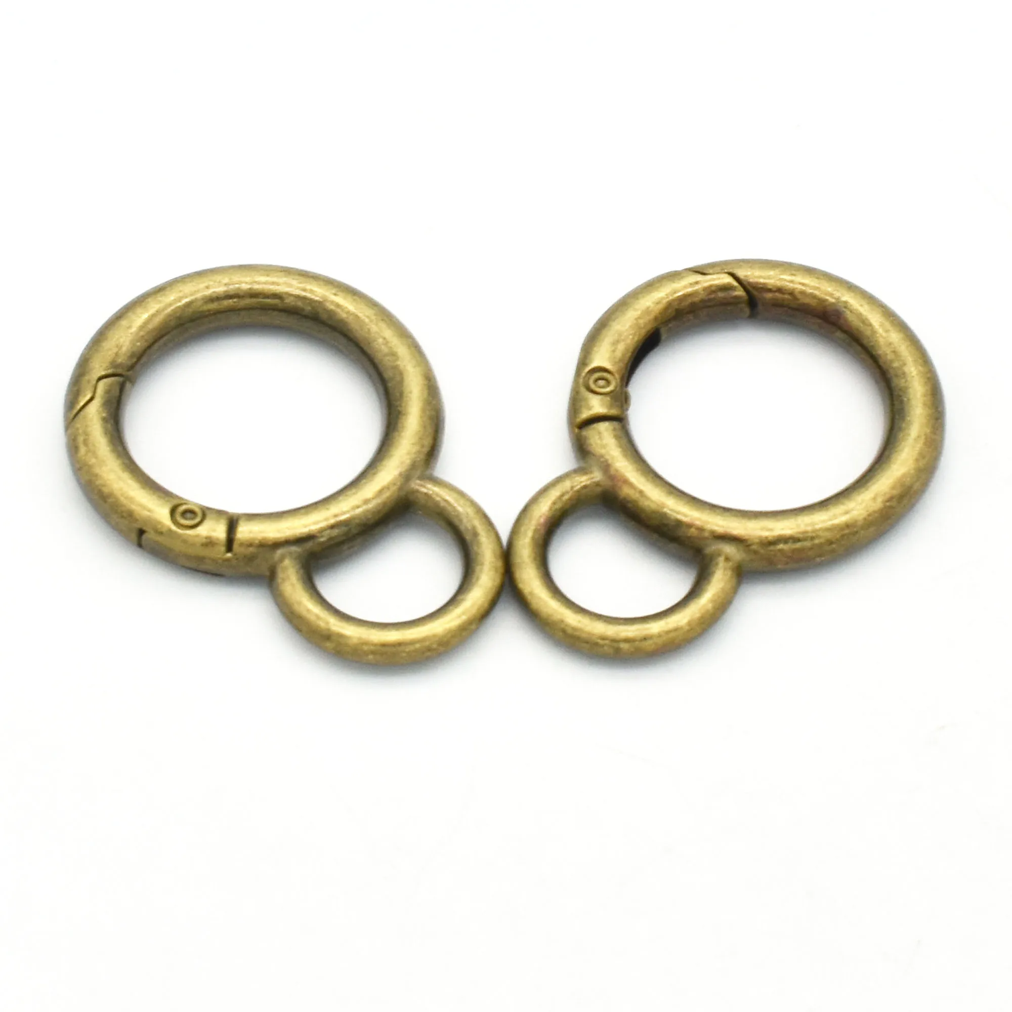 Antique Bronze Spring O Ring Metal Round Ring Push Gate Snap Hook Snap Hook Ring Buckle for Key Chain Bag Purse 20mm
Antique Bronze Spring O Ring Metal Round Ring Push Gate Snap Hook Snap Hook Ring Buckle for Key Chain Bag Purse 20mm
