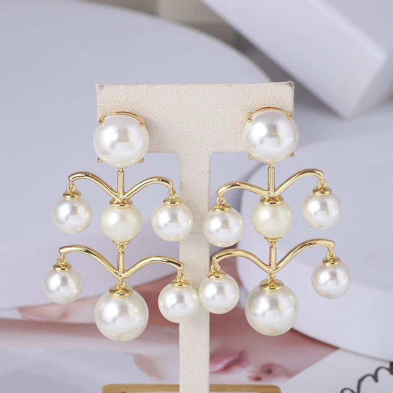 European And American Fashion Brand Jewelry Wholesale Inlaid Pearl Retro Long Pearl Earrings For Girls
European And American Fashion Brand Jewelry Wholesale Inlaid Pearl Retro Long Pearl Earrings For Girls