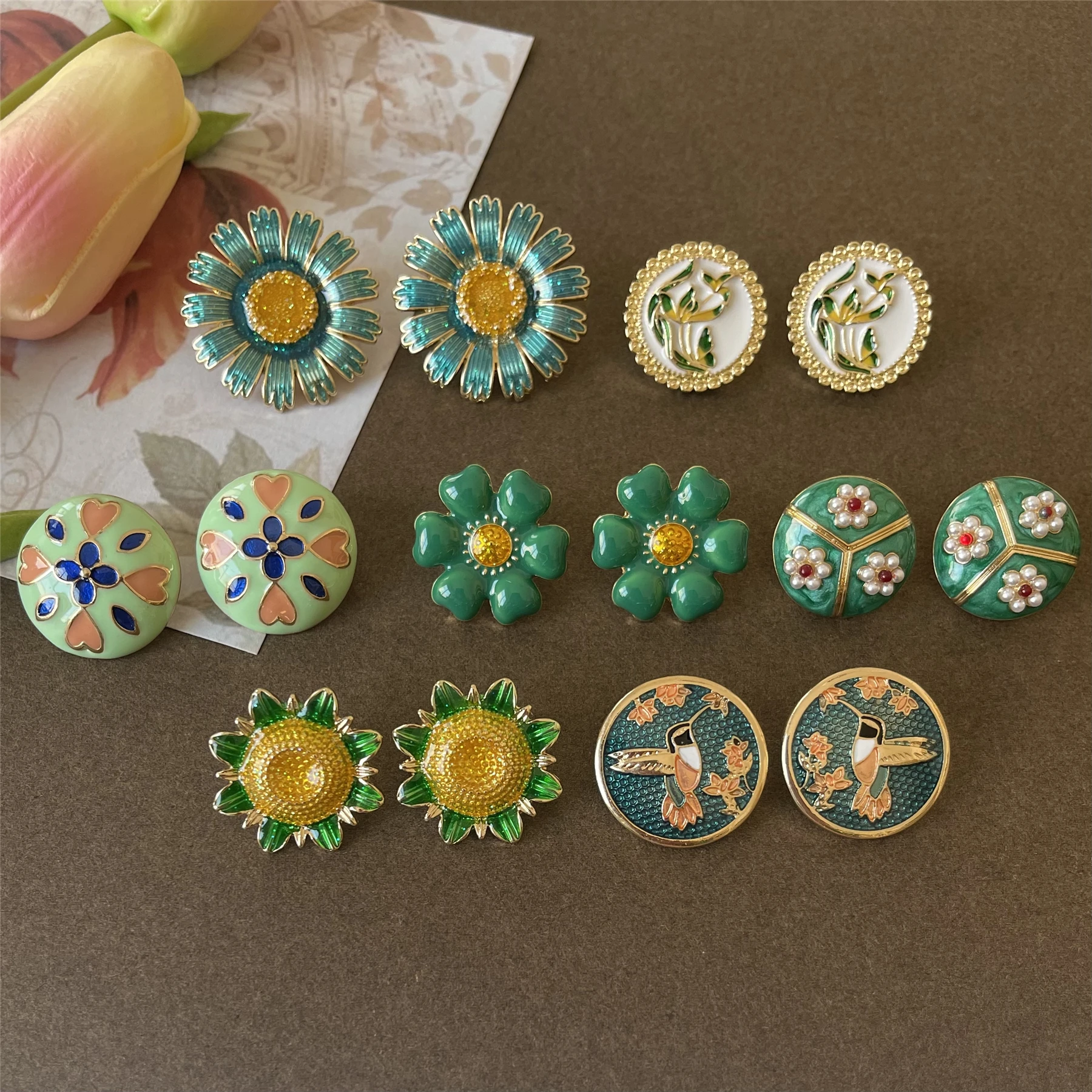 Green Dripping Oil Irregular Sun Flower Pearl Animal Bird Metal Ear Studs for Women Summer Jewelry HUANZHI 2022 NEW Earring
Green Dripping Oil Irregular Sun Flower Pearl Animal Bird Metal Ear Studs for Women Summer Jewelry HUANZHI 2022 NEW Earring