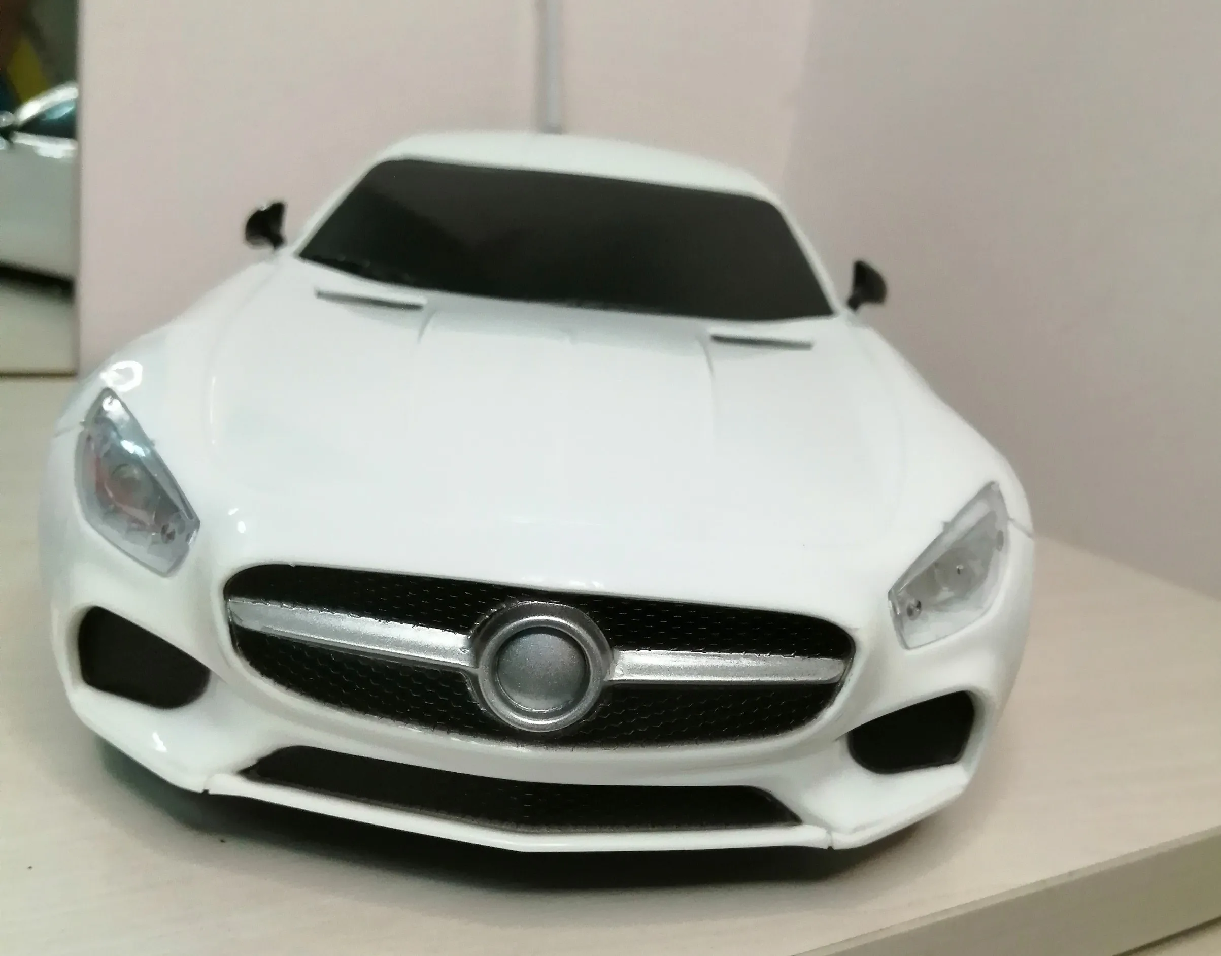 Mercedes Benz Amg Gt Coupe пульт дистанционного управления автомобиль масштаб 1/14 полнофункциональная подсветка перезаряжаемая батарея включена модель автомобиля
Mercedes Benz Amg Gt Coupe пульт дистанционного управления автомобиль масштаб 1/14 полнофункциональная подсветка перезаряжаемая батарея включена модель автомобиля