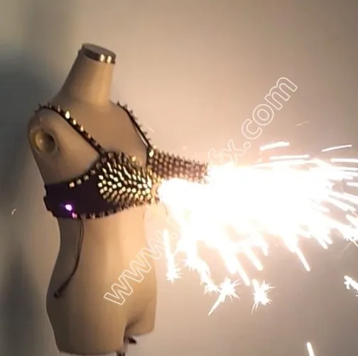 Free shipping Sexy Women Costumes spray fire bra / nightclub suit / Disco dress / nightclub dress
Free shipping Sexy Women Costumes spray fire bra / nightclub suit / Disco dress / nightclub dress