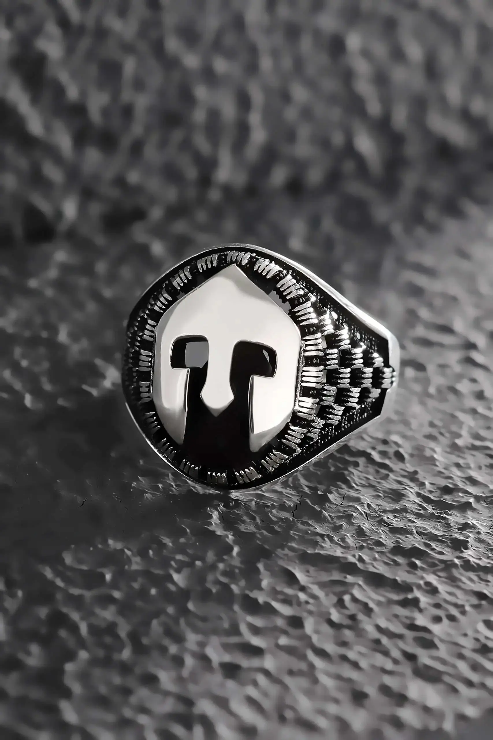 Warrior Helmet Warrior Headpiece Model 925 Sterling Silver Retro Tumbled Handmade Men's Ring Gift Accessory
Warrior Helmet Warrior Headpiece Model 925 Sterling Silver Retro Tumbled Handmade Men's Ring Gift Accessory