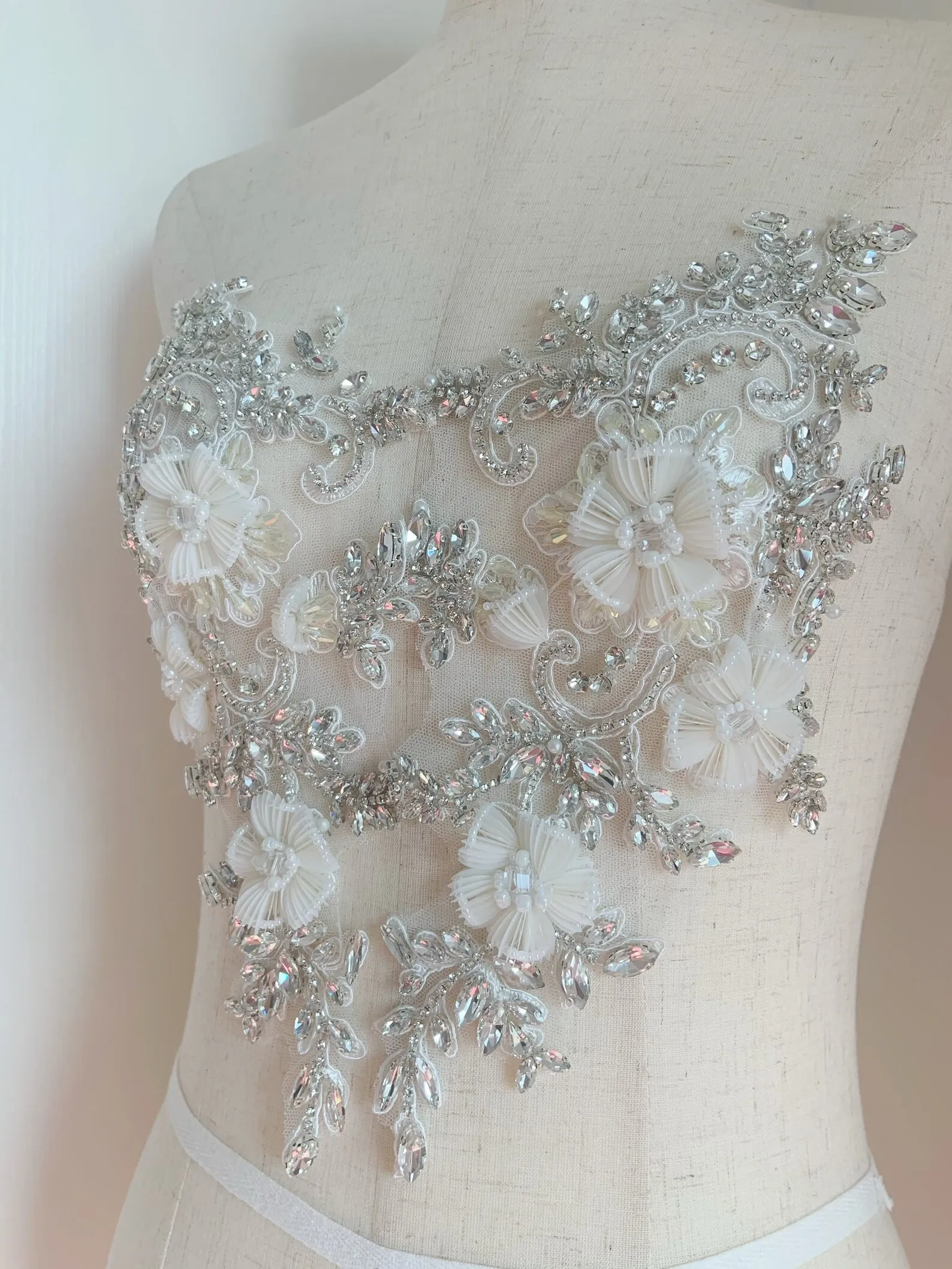 Rhinestone Applique With 3d Flowers For Bridal Dress, Crystal Florals Bodice For Dance Costume Bodice For Wedding Dress
Rhinestone Applique With 3d Flowers For Bridal Dress, Crystal Florals Bodice For Dance Costume Bodice For Wedding Dress