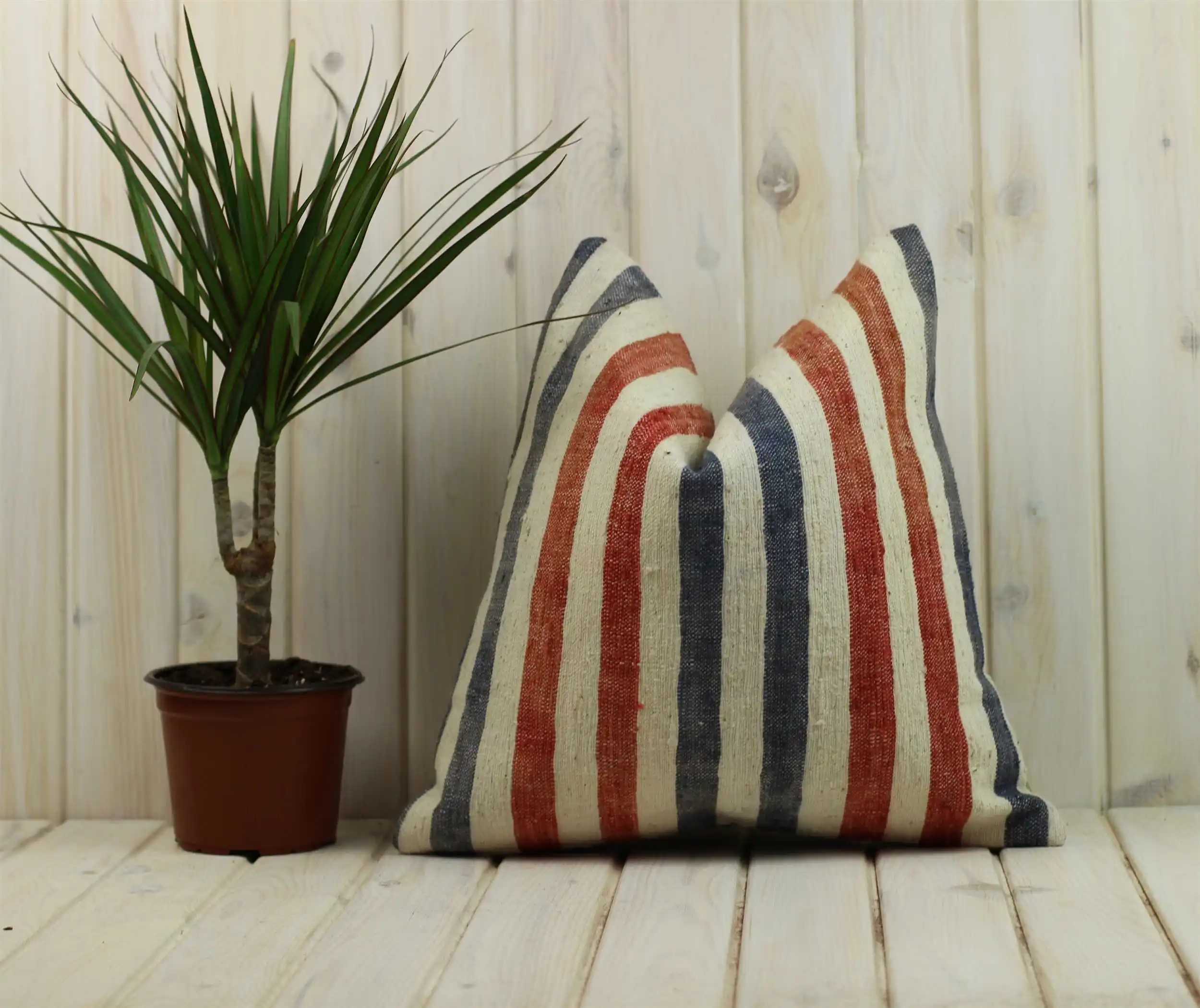 Handmade Kilim Pillow Cases Hand Woven Turkish Anatolian Traditional Motifs Cushion Cover Vintage Home Decorative Zip Carpet
Handmade Kilim Pillow Cases Hand Woven Turkish Anatolian Traditional Motifs Cushion Cover Vintage Home Decorative Zip Carpet