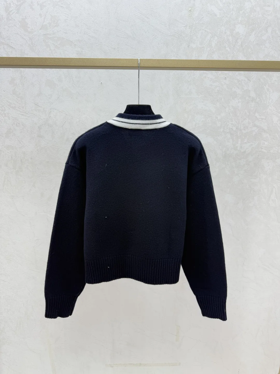 

25 autumn/winter new women's clothing high-end quality versatile fashionable temperament knitted V-neck sweater