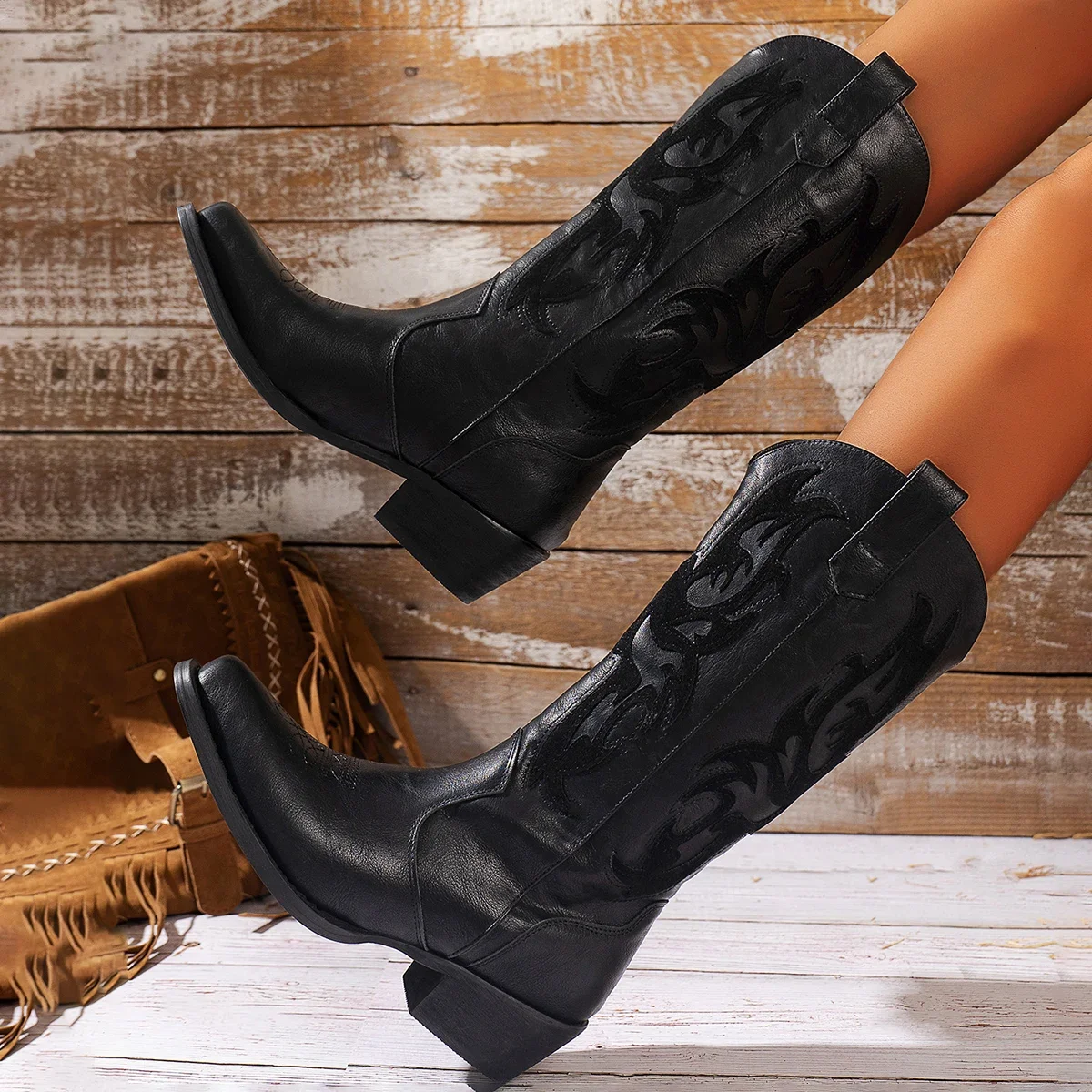 Nouvelles bottes pour femmes à la mode avec cuir brodé talon épais bout carré bottes de Cowboy occidentales pour les femmes