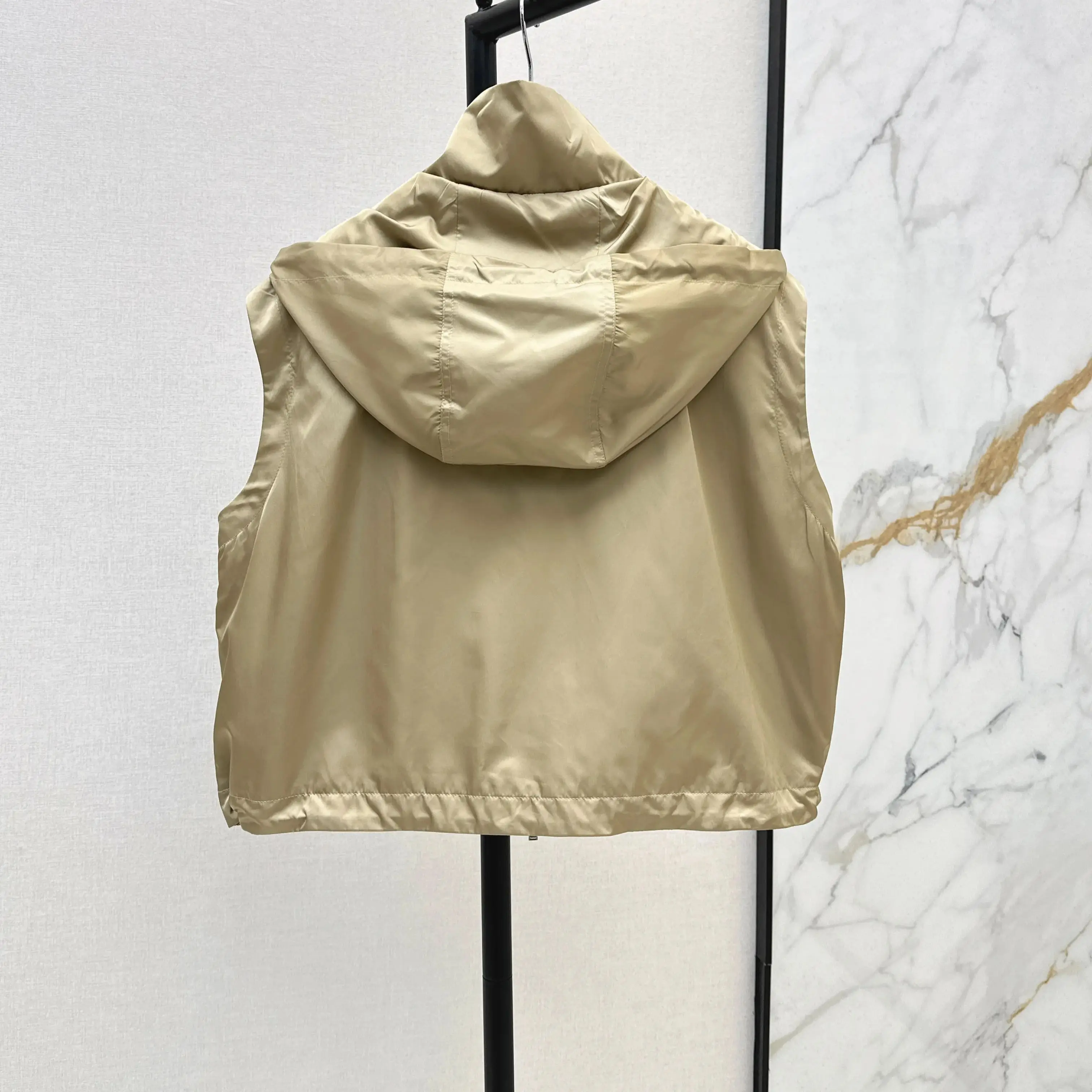 

Spring And Summer Latest Fashionable Style Temperament Series Suit Brown Hooded Vest Jacquard Lining Custom Windbreaker Fabric