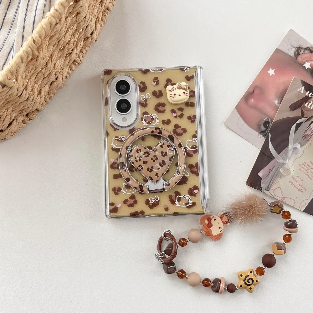 Magnetyczne etui na telefon z motywem kota w panterkę, przeznaczone do modeli Samsung Galaxy Z Fold 8, Ultra Fold 7, Fold 7, 6, 5, z funkcją podstawki Magsafe i łańcuszkiem. — zdjęcie produktu 2
