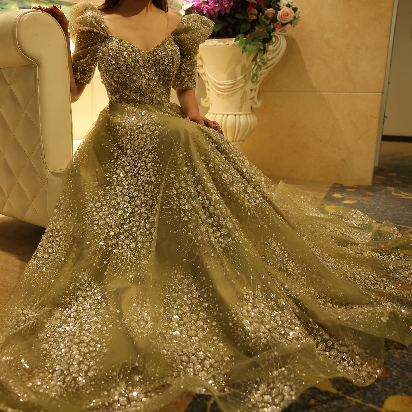 Sharon Said Glitzerndes Limonengrünes Luxus-Abendkleid aus Dubai für Arabische Hochzeiten, Verlobungen und Formelle Anlässe, Modell SS155, Maßanfertigung – Detail 8