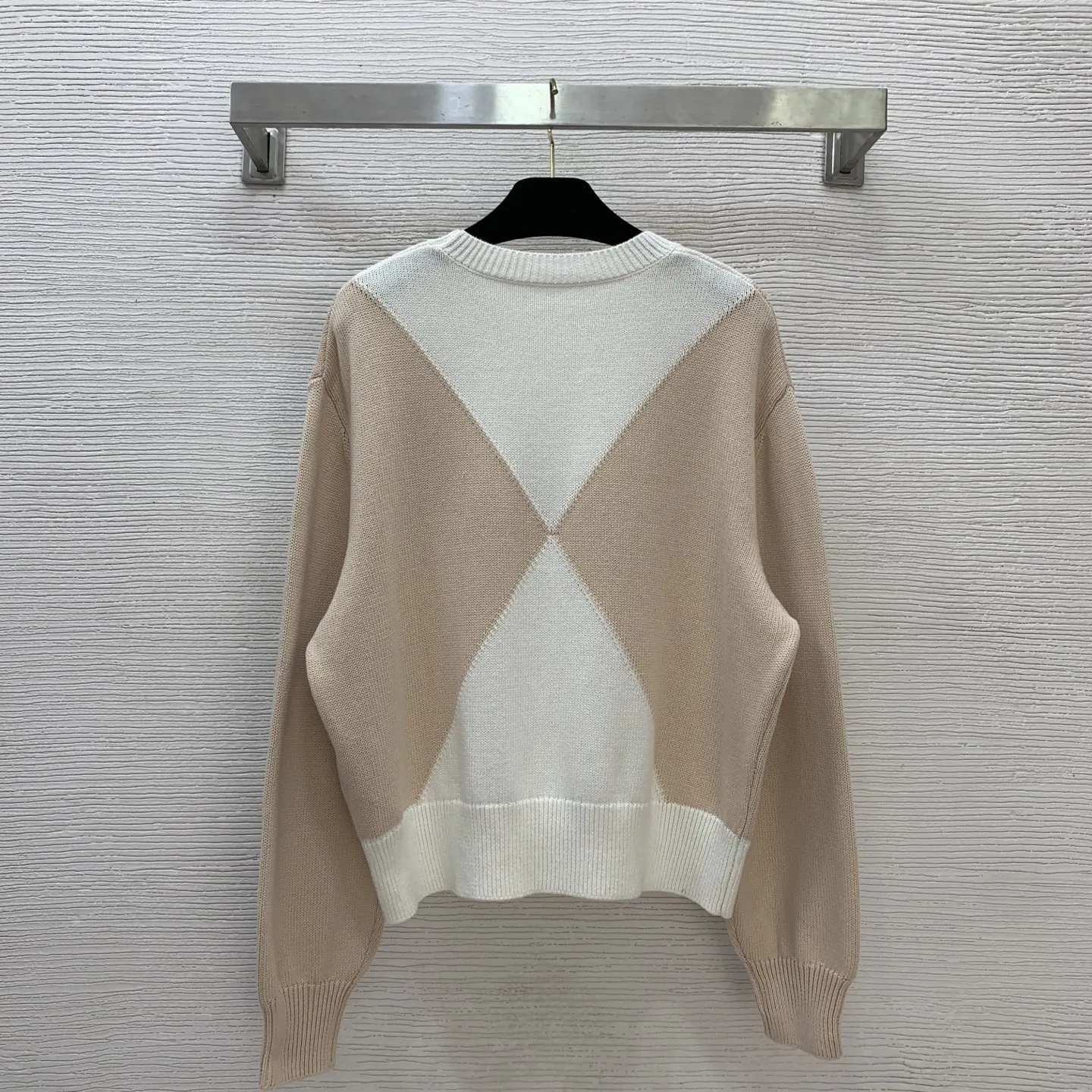

2025 New High-end Two-Color Splicing Slim Fit and Slimming Short Style Pullover Long Sleeved Knitted Sweater Top 118