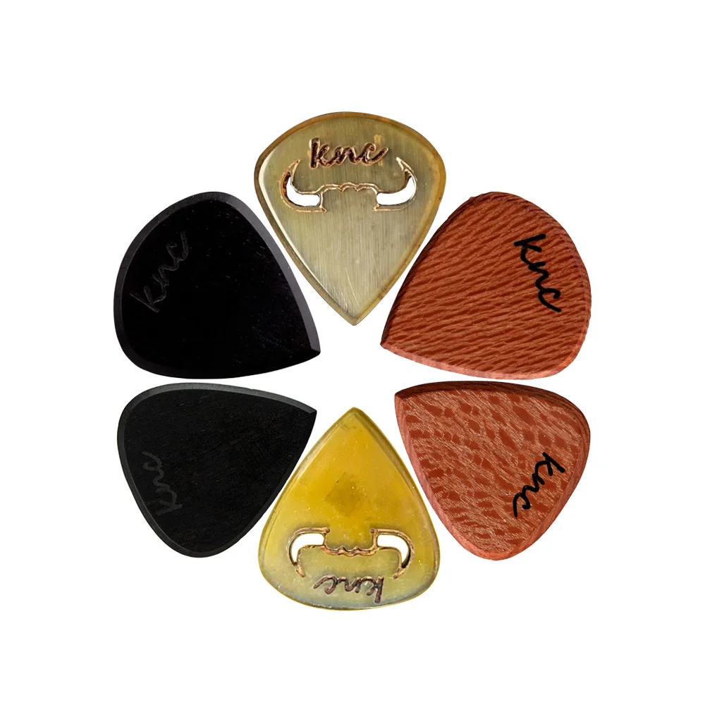 palhetas-knc-palhetas-de-guitarra-de-material-natural-feitas-a-mao-fabricadas-na-turquia-cornao-de-bufalo-ebano-madeira-de-renda