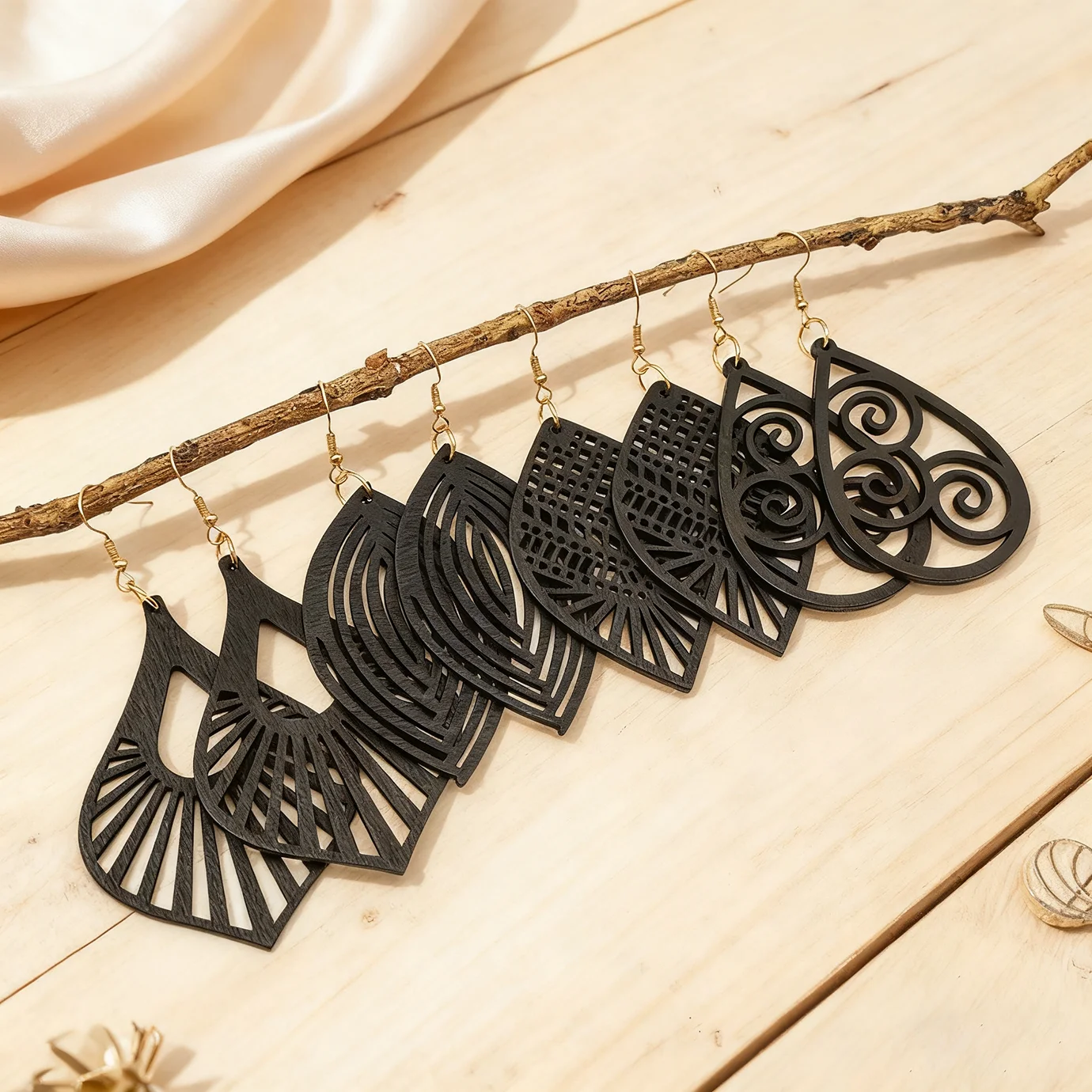 4 Pairs of Black Wooden Hollowed-Out Artistic Patterned Earrings, Suitable for Girls to Wear in Daily Life or at Parties