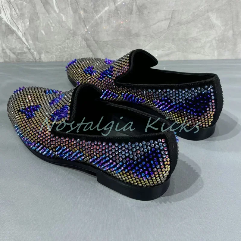 مصمم حجر الراين مزين المتسكعون متعدد الألوان بريق شقة الانزلاق على الشقق عارضة مريحة الرجال اللباس أحذية الحزب