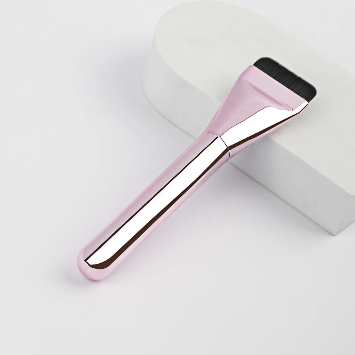 Pink electroplating single traceless foundation brush flat head ultra-thin foundation brush liquid foundation mixing beauty tool