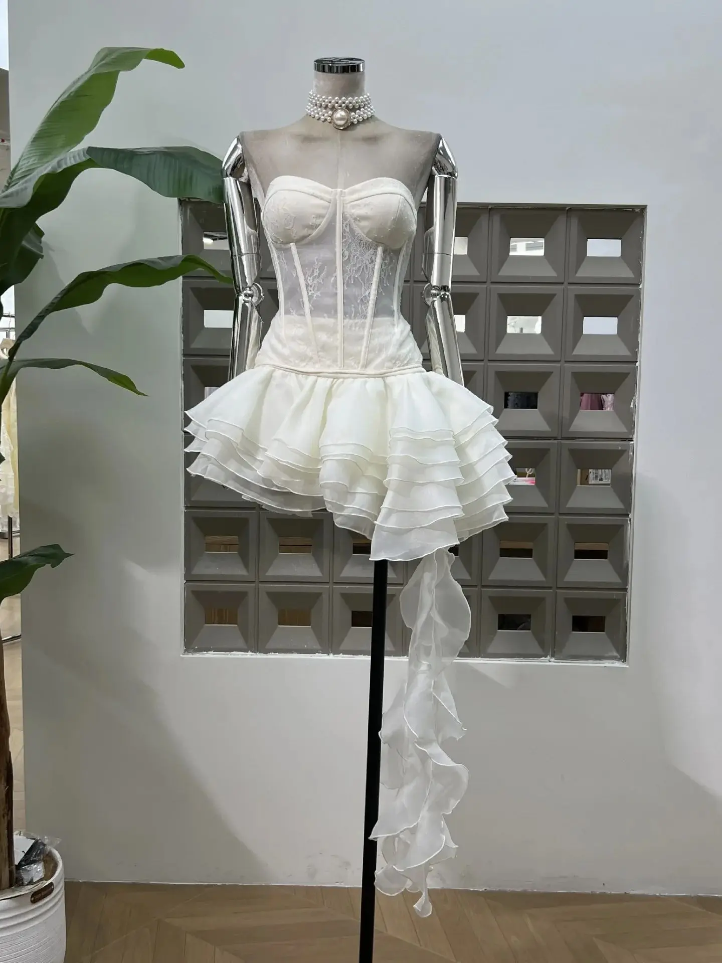 

New Summer Elegant Lace Bone Corset Top Asymmetrical High Waisted Tiered Skirt Two Piece Set Women Fashion's Party Evening Dress