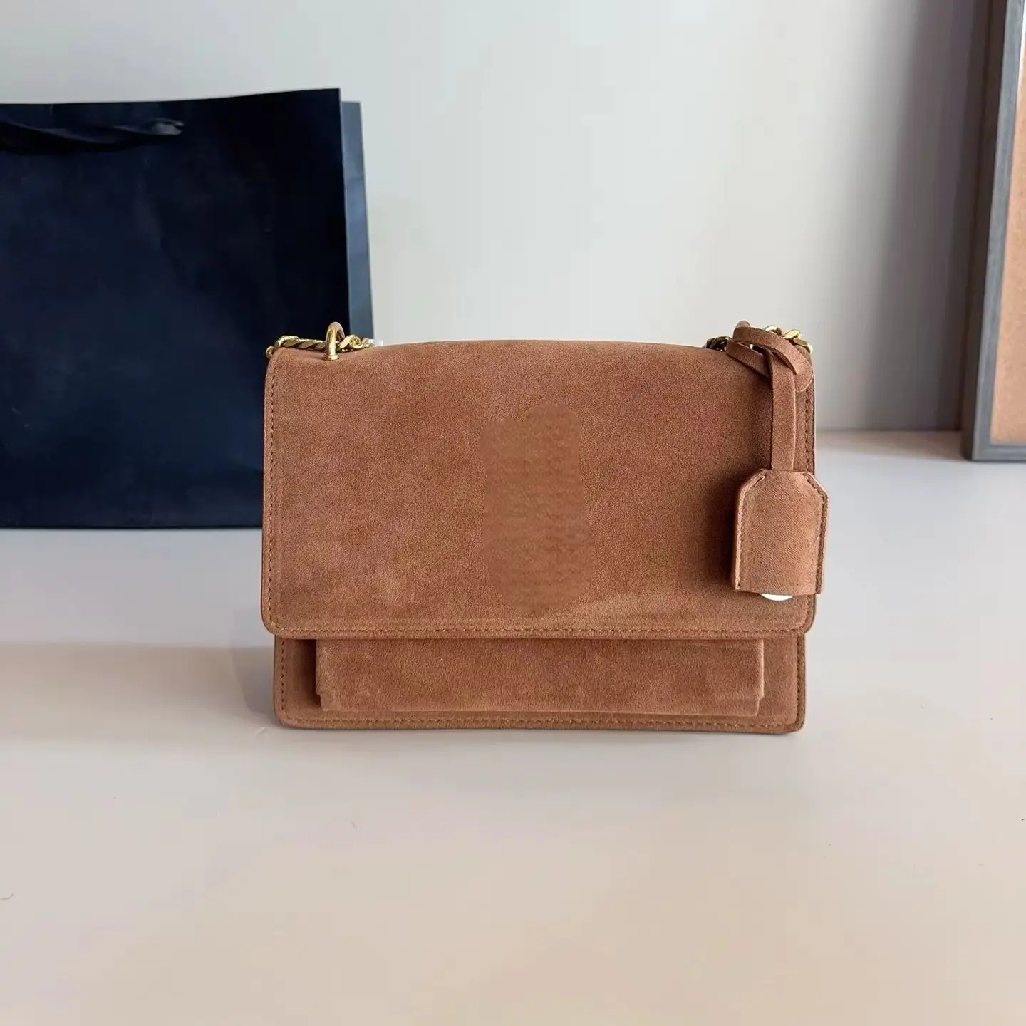 

2025 New Style Suede Clutch Bag Large Capacity Classic Design Durable Quality Stylish and Versatile 24 7 16cm