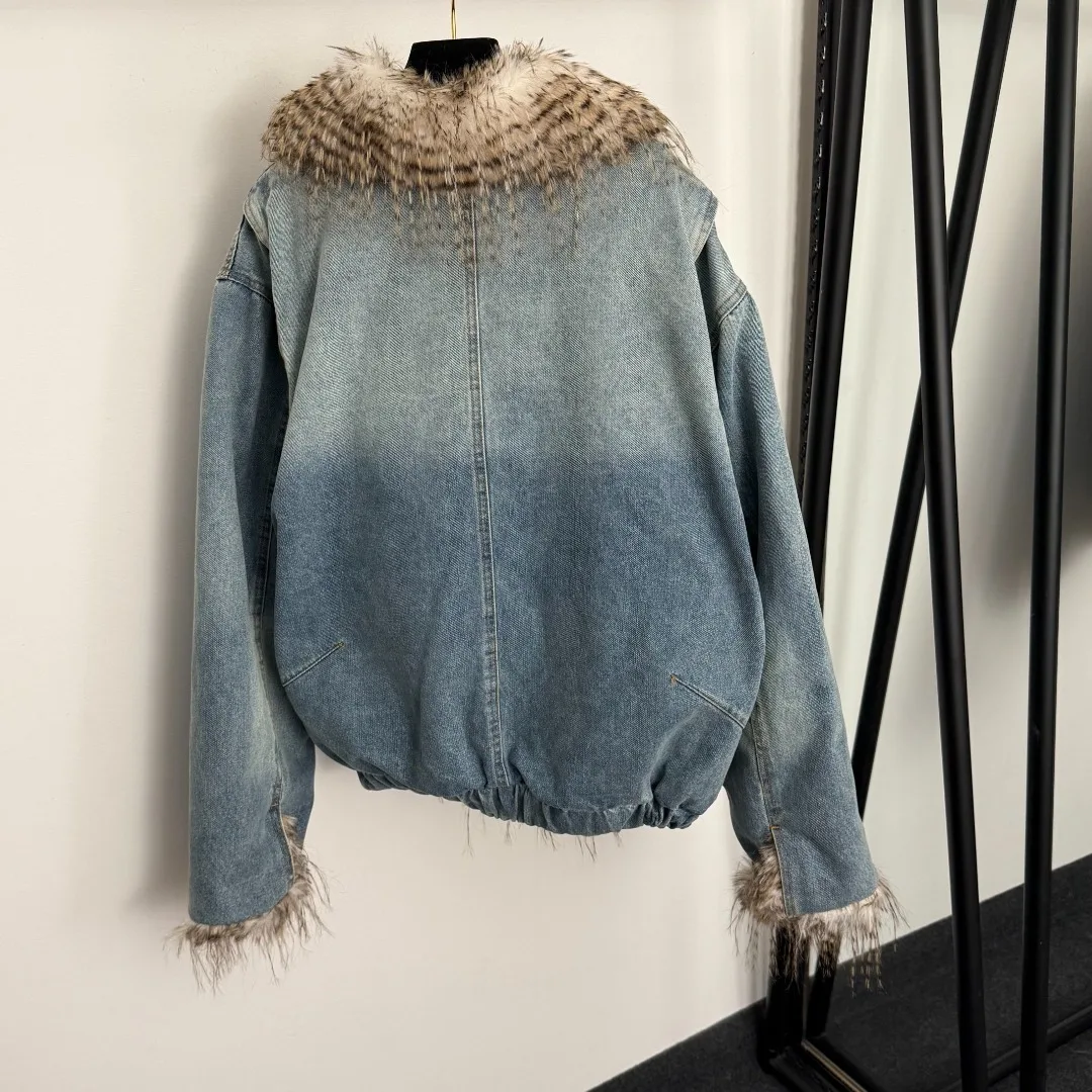 

Women‘s Big Faux Fur Collar Vintage Denim Jacket Winter Warm Lined Long Sleeve Cozy Oversized Retro Coat