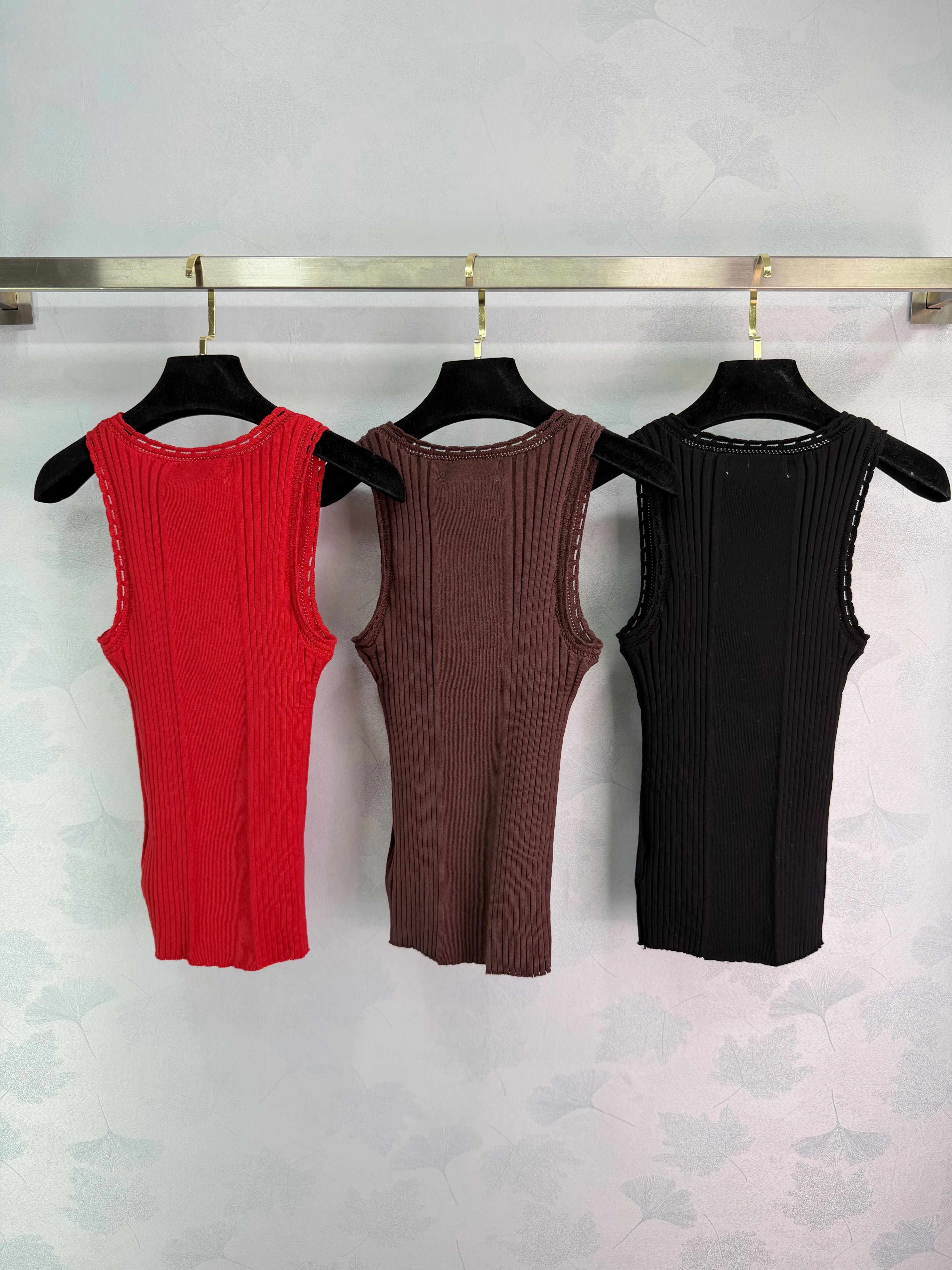 

26 Early Spring New Women's Versatile New Product Set Head Short Tank Top Solid Color Knitted Top