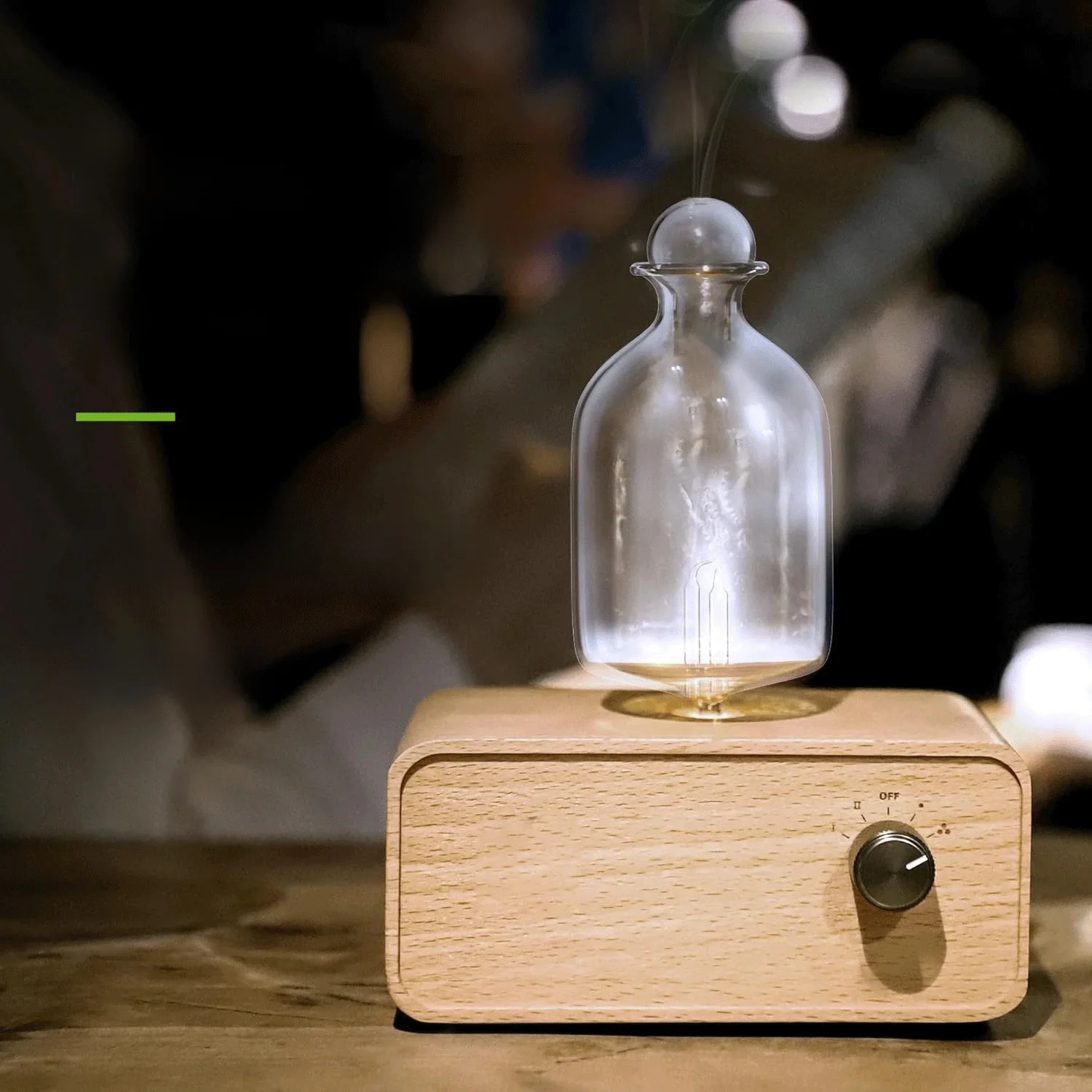 Vernevelende etherische olieverspreiders voor aromatherapie - op batterijen werkende diffuser Hout- en glazen olieverspreider voor thuiskantoor - afbeelding 2