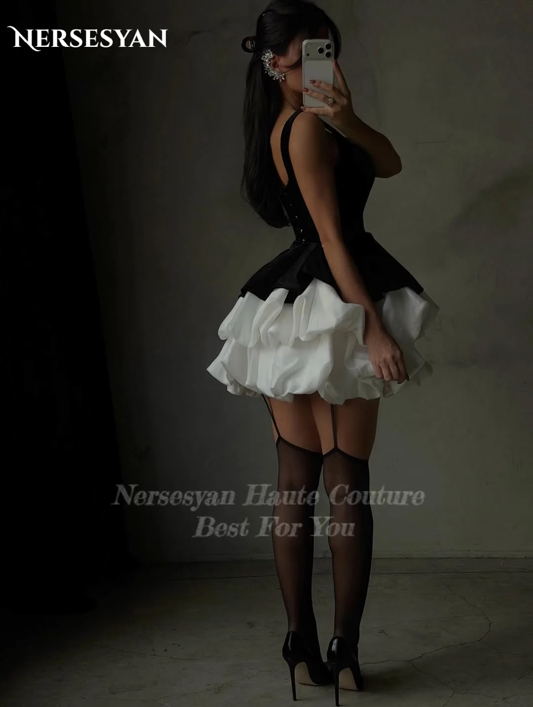 Nersesyan Elegante Velours Galajurken Vierkante Kraag Fluwelen Mini-jurk Ruches Gelaagde Feestjurken 2026 Gentosе tert Op maat