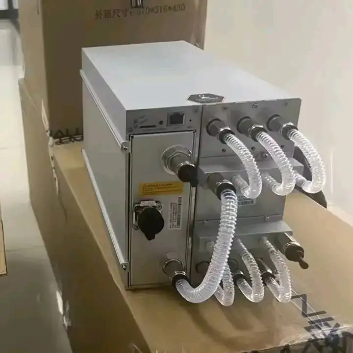 Bitmain Antminer S21 XP Hydro 473Th/s 5670W Bitcoin Mining Machine