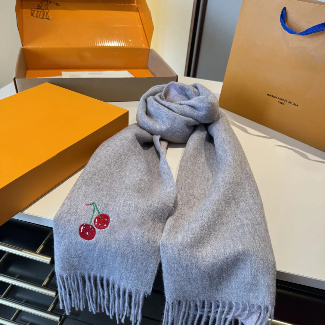 Immagine 3: Sciarpa di ciliegia