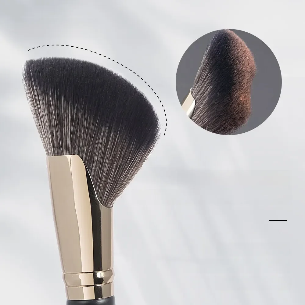 MAANGE Dense Blush Bronzer Brosse Pinceau de maquillage coudé Brosse premium Parfait pour le contour du visage Highlighting pour crèmes et poudres