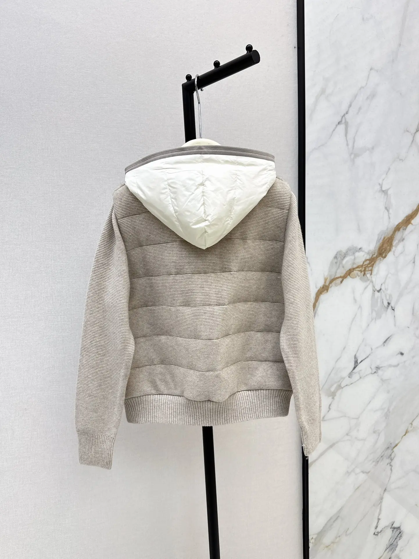 Damska kurtka puchowa na jesień i zimę 2025, dopasowana, nowa kolekcja, z kapturem, dzianinowa, łączona, nylonowo-wełniana, dzianina, puch gęsi białej 90.