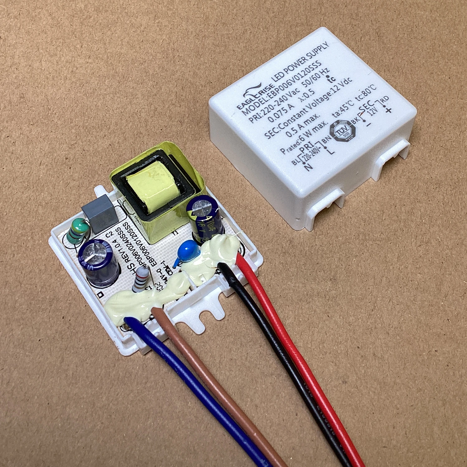 Eaglerise Constant Voltage Driver EBP006V0120SSS (12V - 6W) LED Power Supply 220Vac to 12Vdc with 130mm Leadwire