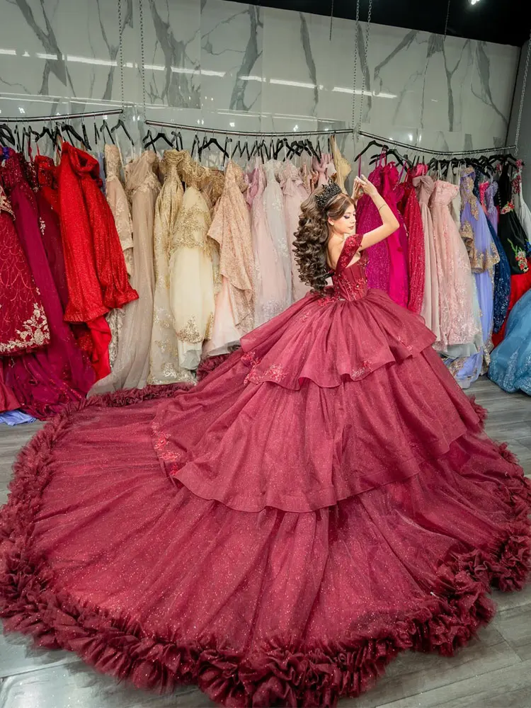 ที่กําหนดเอง Burgundy เจ้าหญิงบอลชุด Quinceanera ชุดชั้นยาวรถไฟเม็กซิโก Vestidos De XV Años 3D ดอกไม้หวาน 16 ชุด