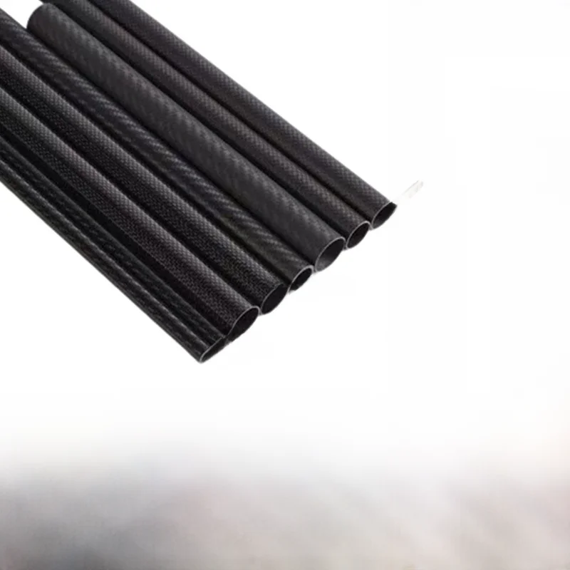 Rura z włókna węglowego 3K 2 SZTUK Długość 1000MM Grubość matowej ściany diagonalnej 1 mm Wysoka wytrzymałość rury z włókna węglowego Model i latawce DIY — zdjęcie 2