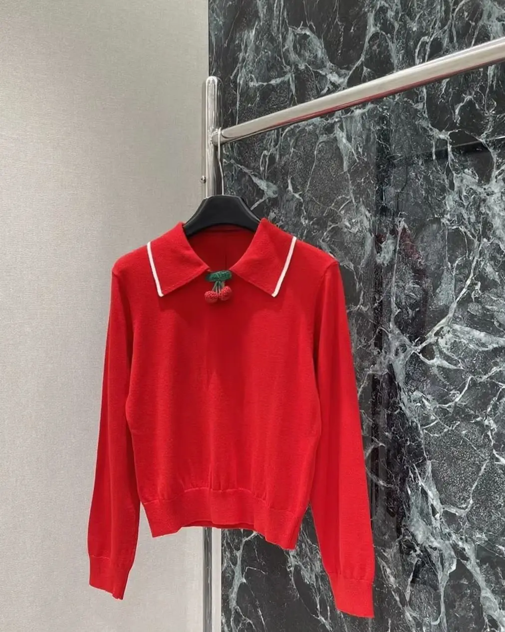 

2025 Новый женский однотонный простой воротник, изысканный модный универсальный модный топ HL93