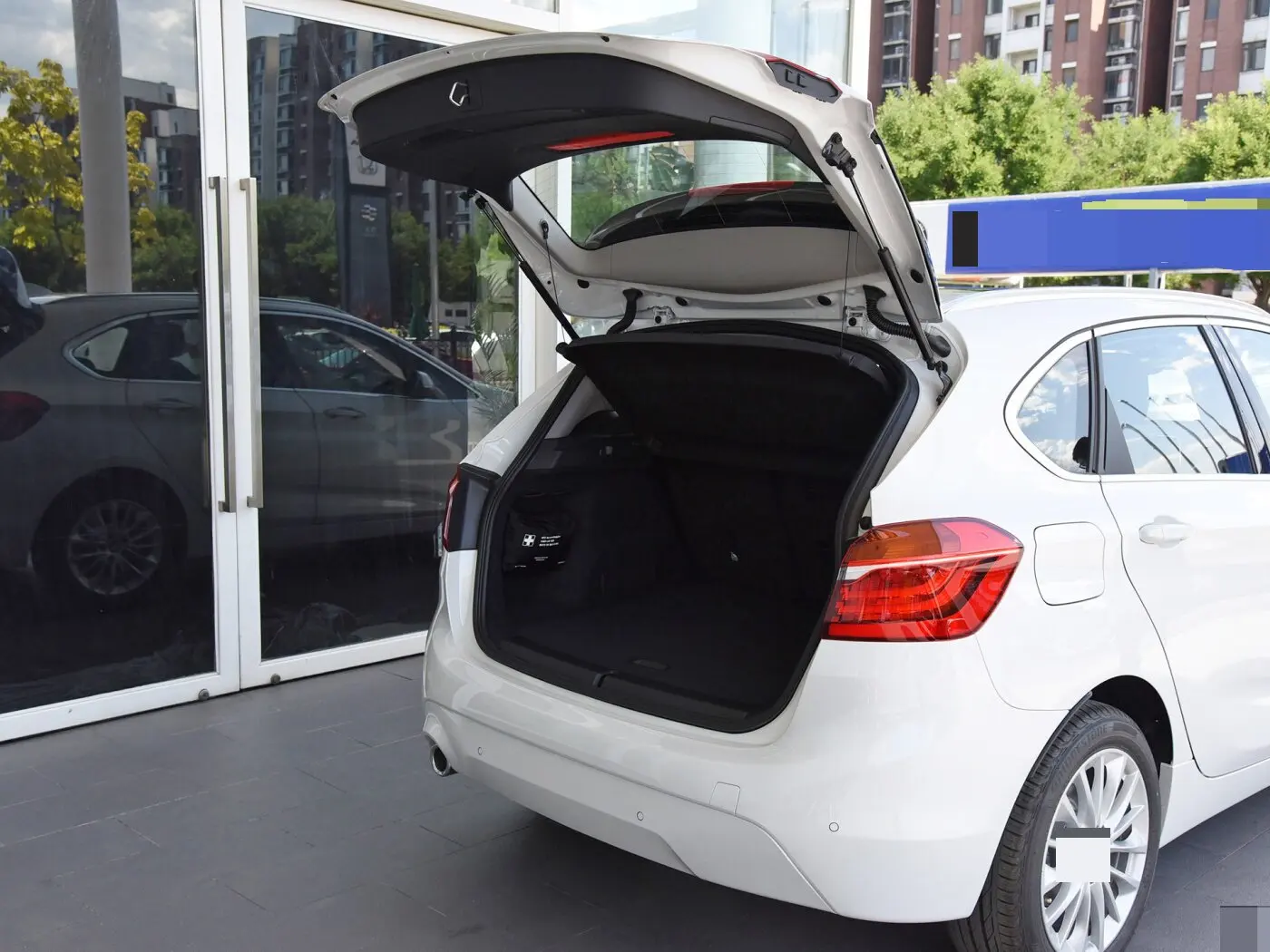 

Комплект из 2 газовых упоров (амортизаторов) для задней двери багажника BMW 2 серии Active Tourer F45 (хэтчбек/универсал) 2013-2021 гг.