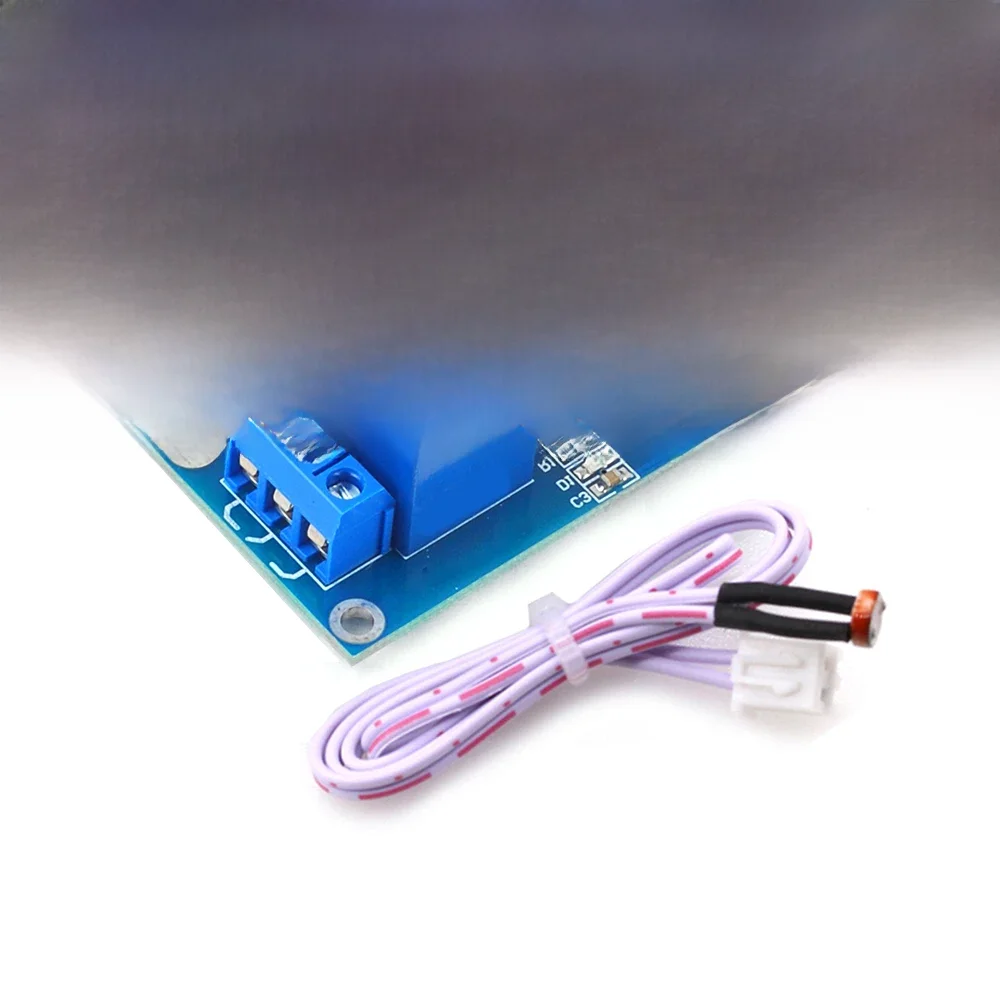 XH-M131 DC 5 V/12 V interrupteur de commande de lumière Module de relais de photorésistance capteur de détection 10A Module de contrôle automatique de luminosité