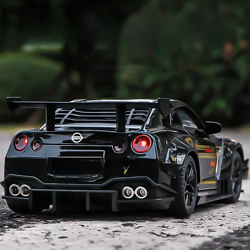 1:24 Skyline Ares GTR R35 Odlewane modele i pojazdy zabawkowe Metalowy model samochodu Zabawka o wysokiej symulacji z napędem pull-back Kolekcja Zabawki dla dzieci — 2