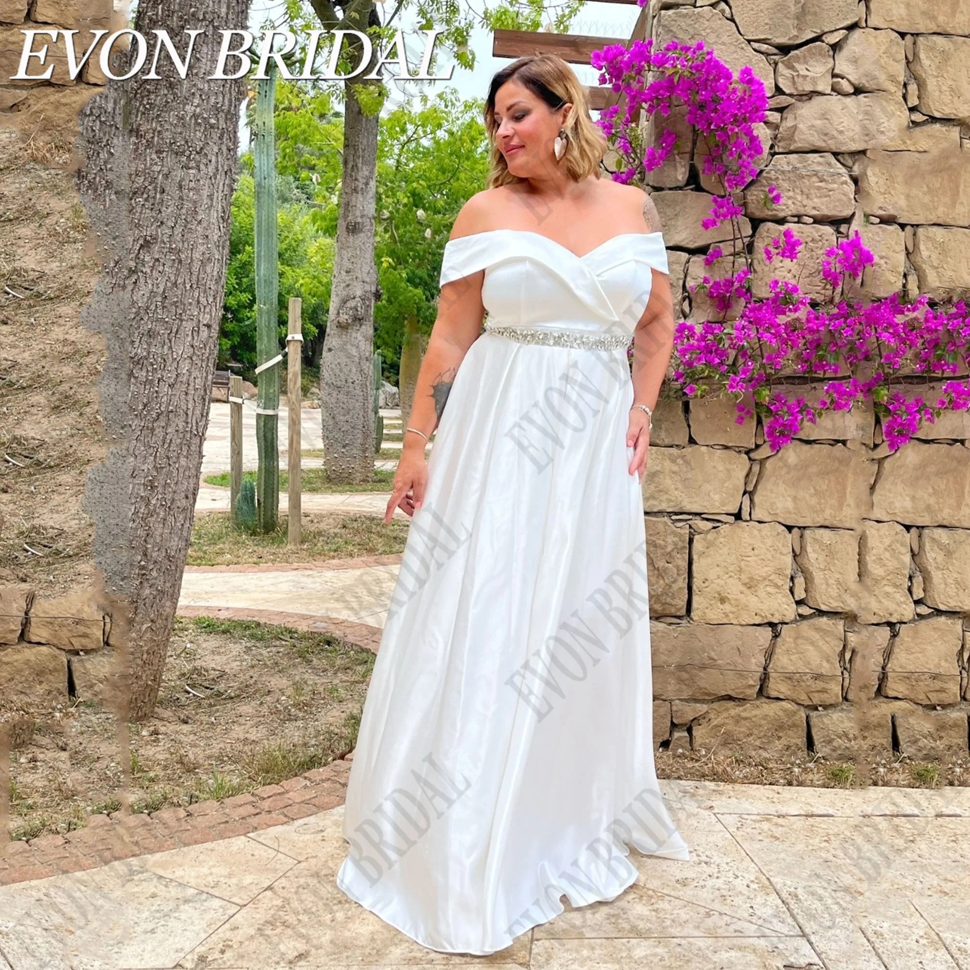 

EVON BRIDAL Elegant Lace Up Wedding Dresses Plus Size Woman Backless Off Shoulder Bride Gowns Robe De Mariée Crystal A-Line